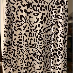 Women’s leopard print top size large